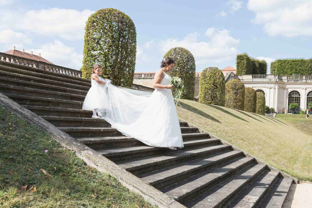 Brautpaarshooting in Grosssedlitz bei Pirna in einem wunderschönen park