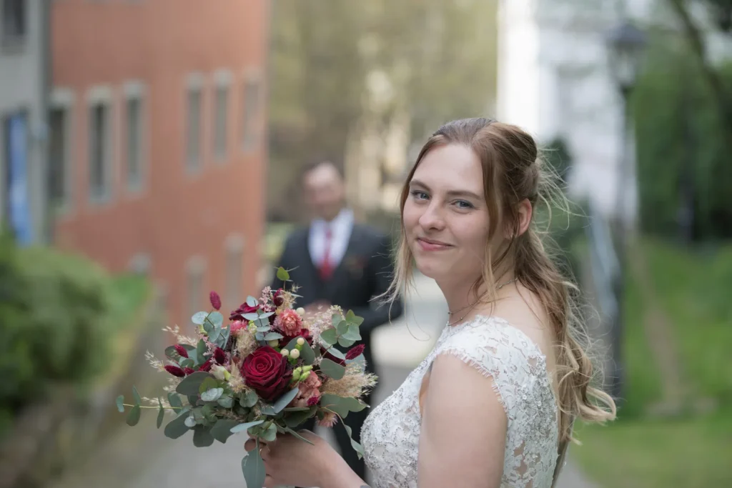 Hochzeit in Pirna - Brautpaarshooting Schlosscafe