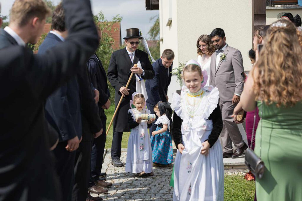 Brautpaar nach der Haussegnung - Hochzeit Bautzen