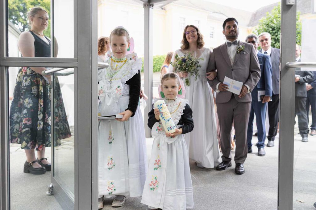 glückliches Brautpaar kurz vor der Trauung in Bautzen