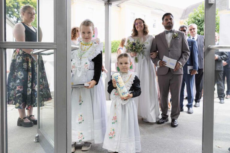 glückliches Brautpaar kurz vor der Trauung in Bautzen