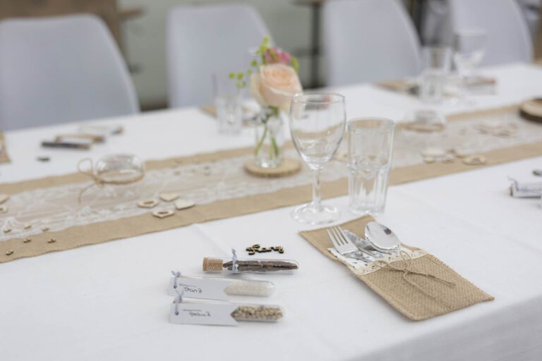 Tisch Deko im Ockerwitzer Hochbehälter in Dresden zur Hochzeit